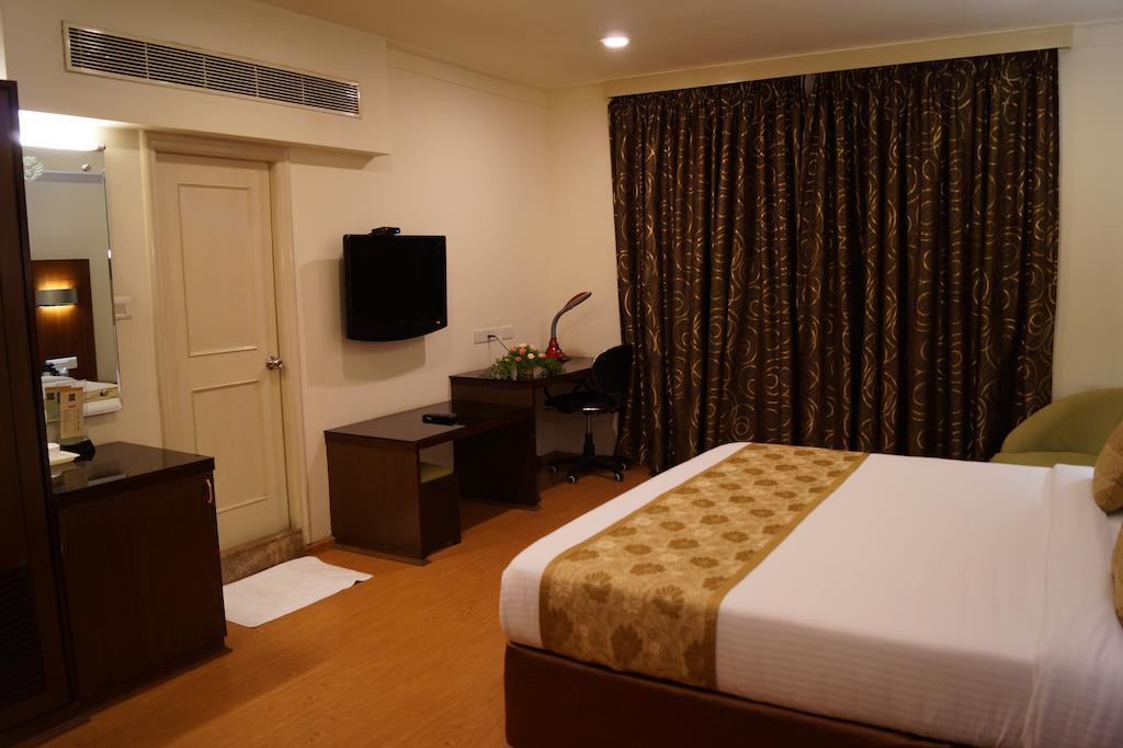 Hotel Budhil Park Visakhapatnam Extérieur photo
