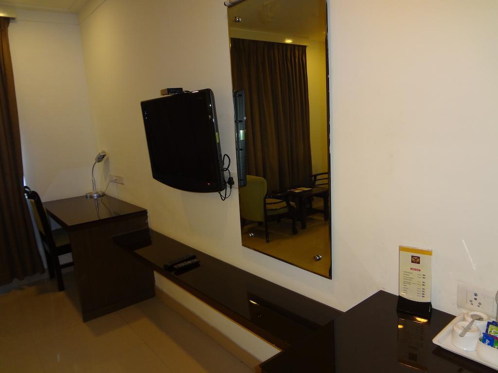 Hotel Budhil Park Visakhapatnam Extérieur photo