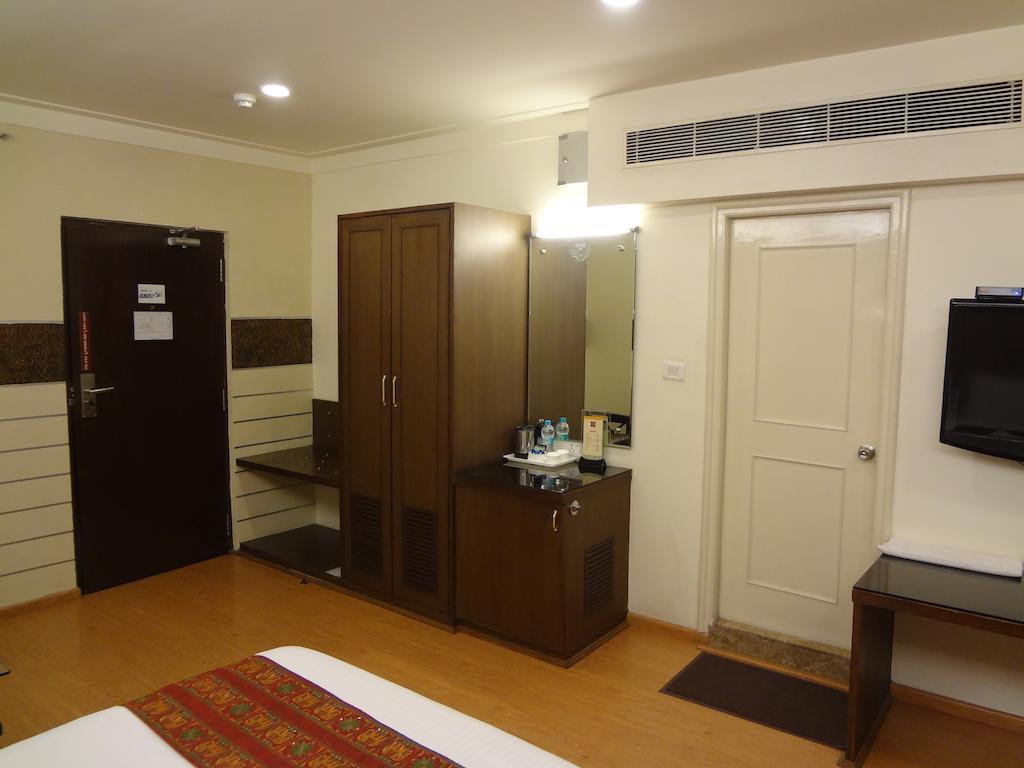 Hotel Budhil Park Visakhapatnam Extérieur photo